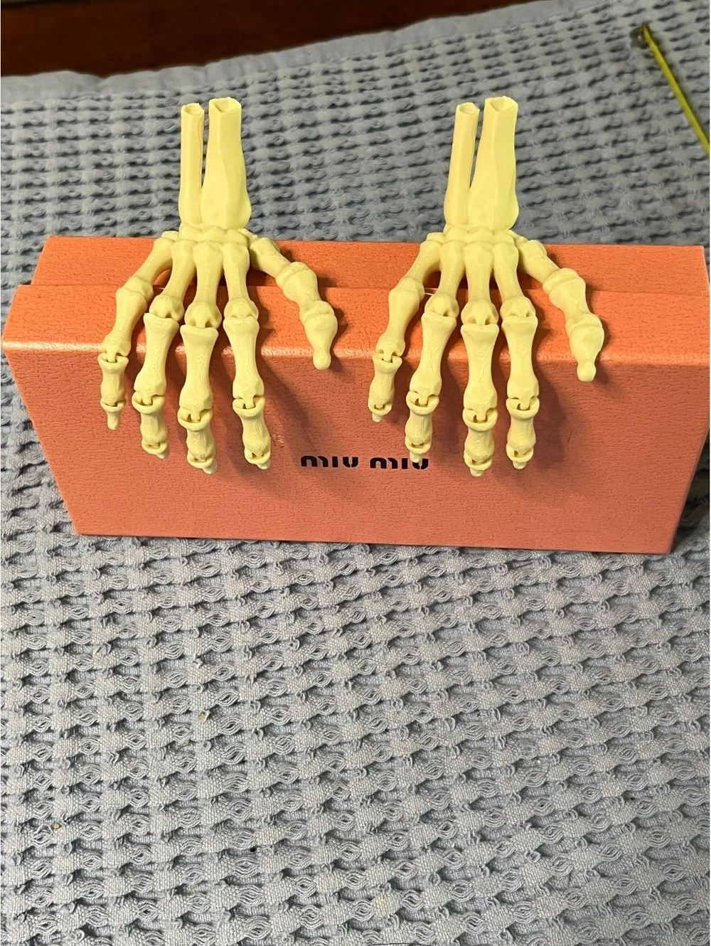 Skeleton Hands (pair), very flexible for Halloween pranks & decor